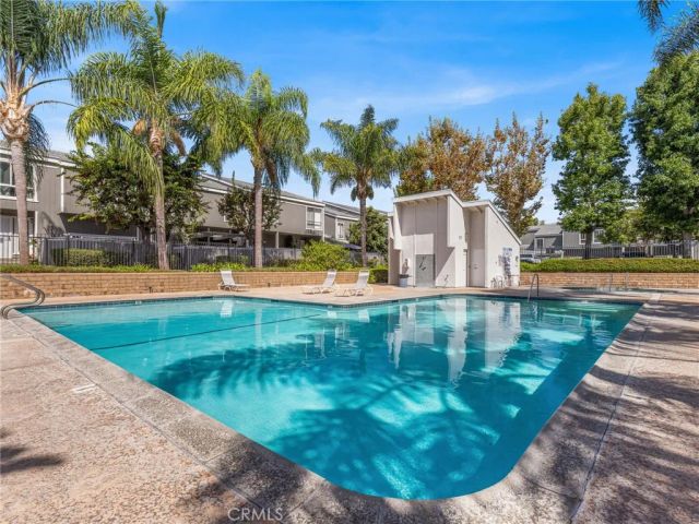 2710 W Segerstrom Avenue F, Santa Ana, CA 92704