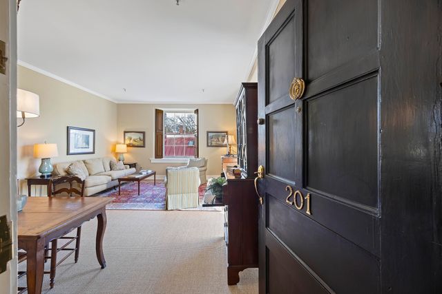 67 Legare 201, Charleston, SC 29401