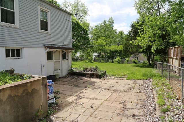 3551 Saint Christopher Lane, St Ann, MO 63074