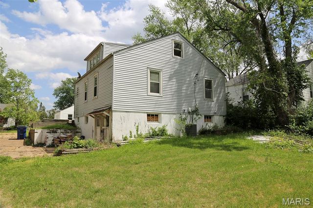 3551 Saint Christopher Lane, St Ann, MO 63074