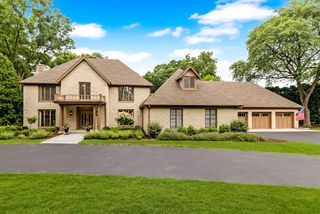 2370 Woodmoor LANE, Brookfield, WI 53045