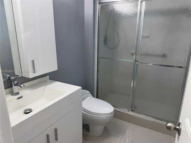 20335 W Country Club Dr 1206, Aventura, FL 33180