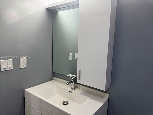 20335 W Country Club Dr 1206, Aventura, FL 33180