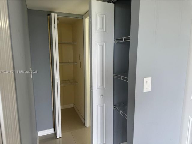 20335 W Country Club Dr 1206, Aventura, FL 33180