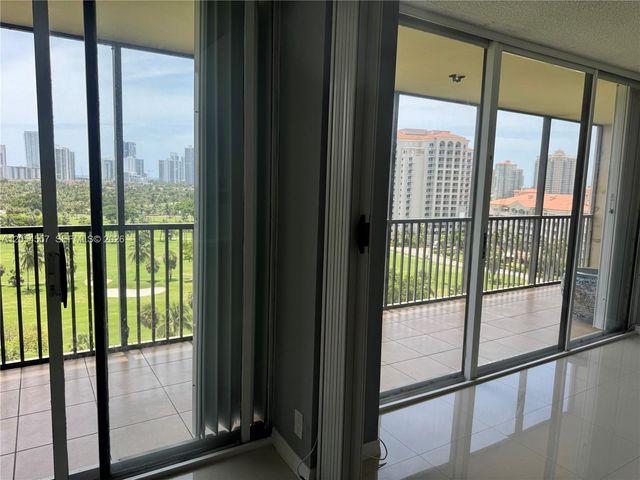 20335 W Country Club Dr 1206, Aventura, FL 33180