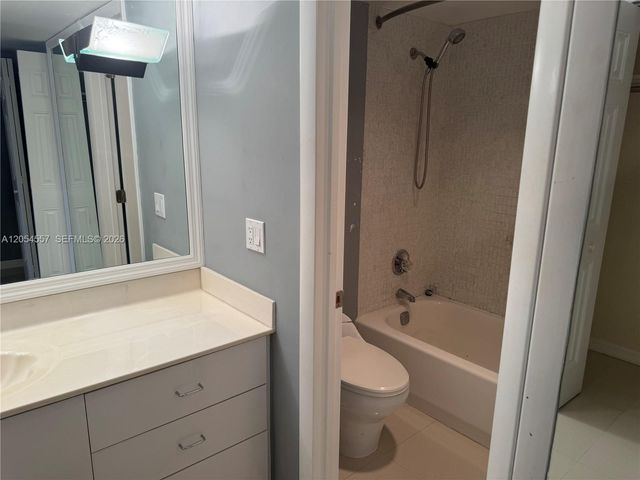 20335 W Country Club Dr 1206, Aventura, FL 33180