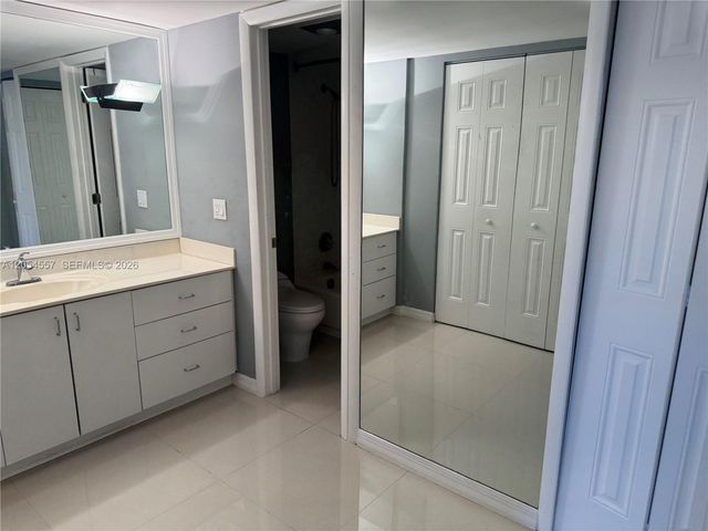 20335 W Country Club Dr 1206, Aventura, FL 33180