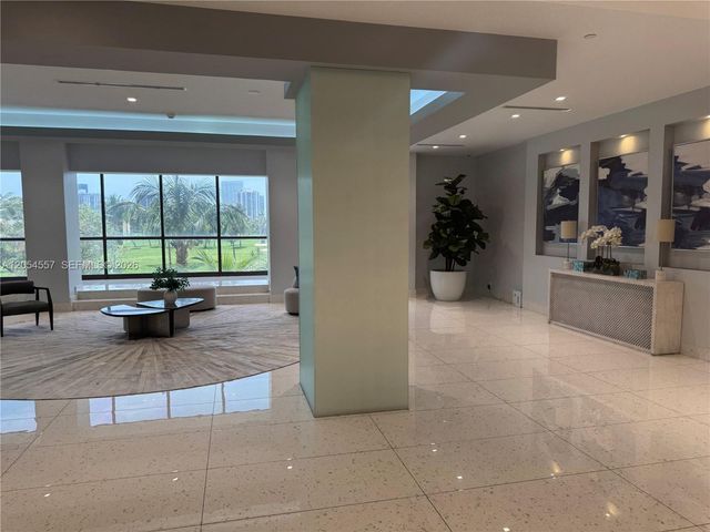 20335 W Country Club Dr 1206, Aventura, FL 33180