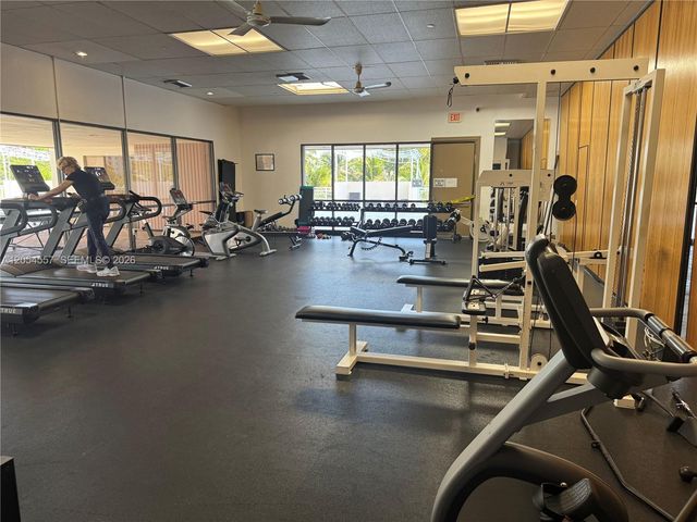 20335 W Country Club Dr 1206, Aventura, FL 33180