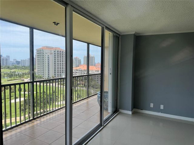 20335 W Country Club Dr 1206, Aventura, FL 33180