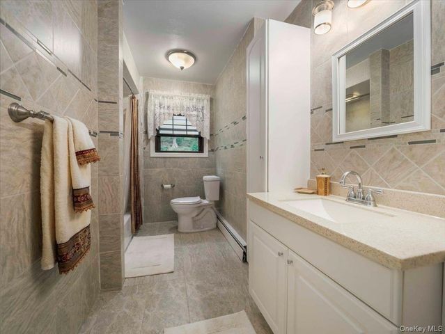 10 Burham Drive, Smithtown, NY 11787