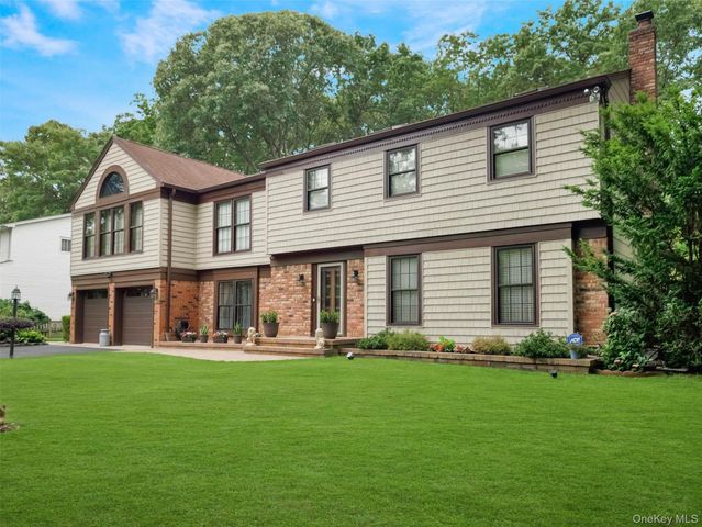 10 Burham Drive, Smithtown, NY 11787