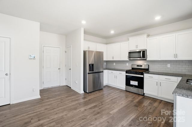 8012 Clairwood Drive, Charlotte, NC 28269