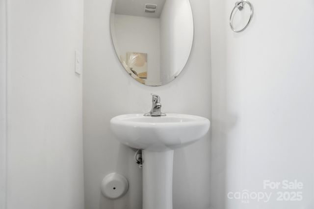 8012 Clairwood Drive, Charlotte, NC 28269