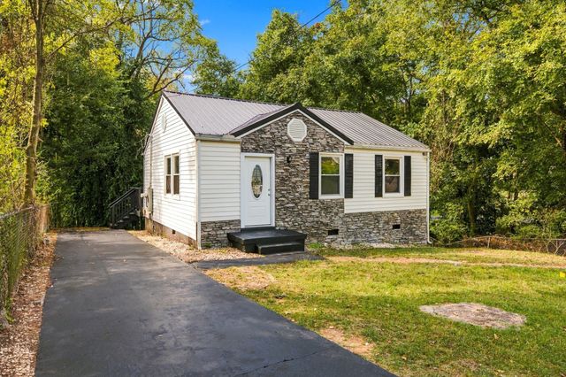 1300 Sunnyview Dr, Clarksville, TN 37040