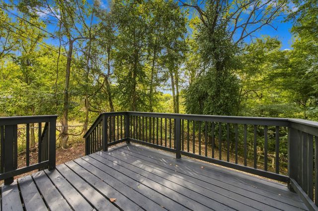 1300 Sunnyview Dr, Clarksville, TN 37040