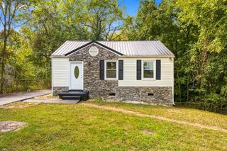 1300 Sunnyview Dr, Clarksville, TN 37040