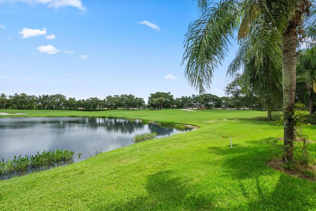 10911 Royal Devon Way, Lake Worth, FL 33449