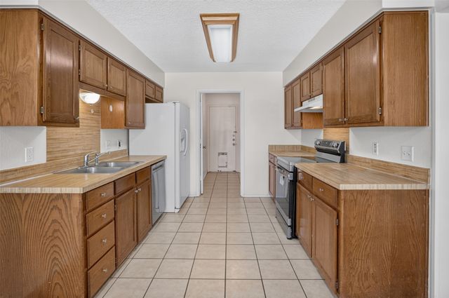 5719 Red Cactus Court, Arlington, TX 76017