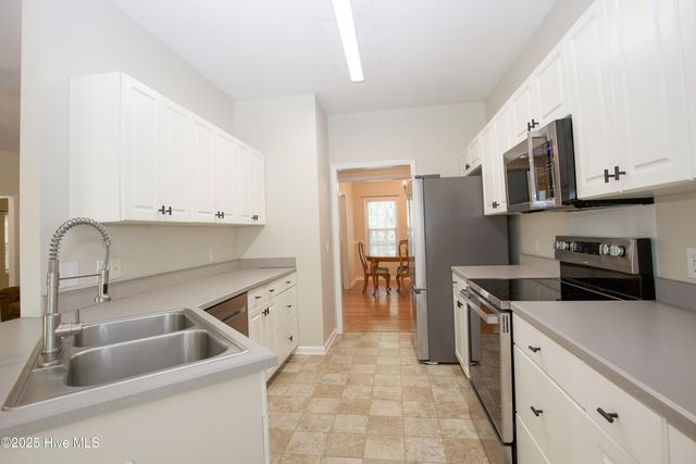 130 Pinecone Court, Seven Lakes, NC 27376