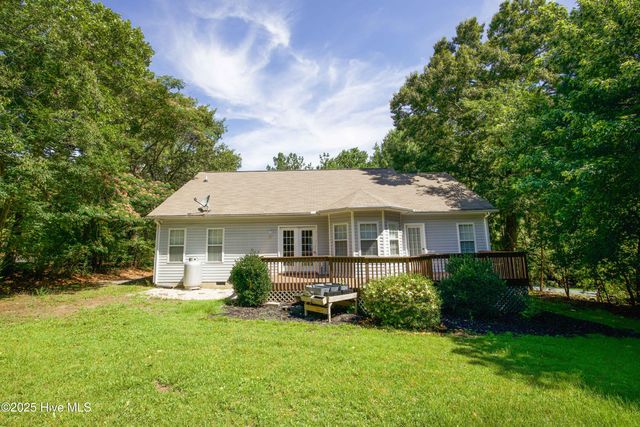 130 Pinecone Court, Seven Lakes, NC 27376
