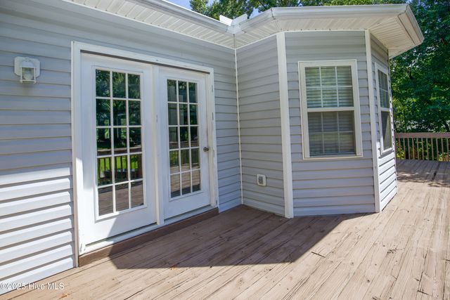 130 Pinecone Court, Seven Lakes, NC 27376