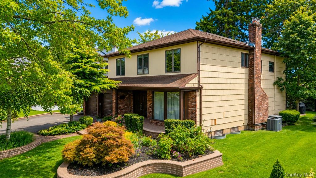 26 Knolls Drive, Manhasset Hills, NY 11040 — photo 2
