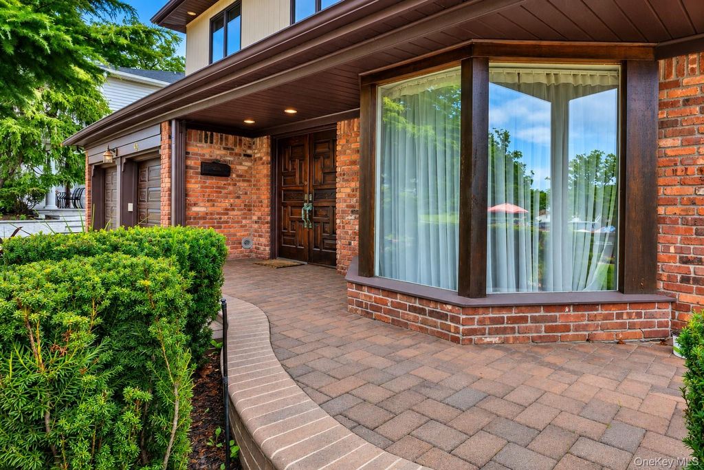 26 Knolls Drive, Manhasset Hills, NY 11040 — photo 5