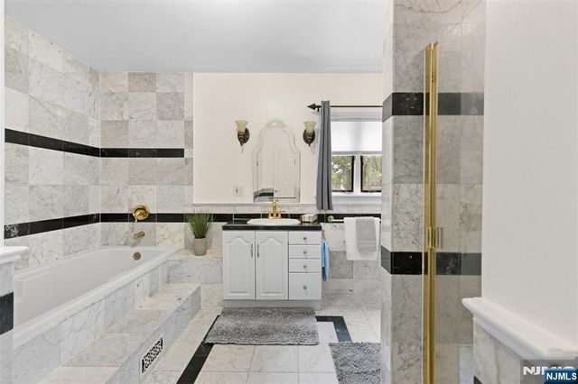 40 N Garwood Court, Garfield, NJ 07026