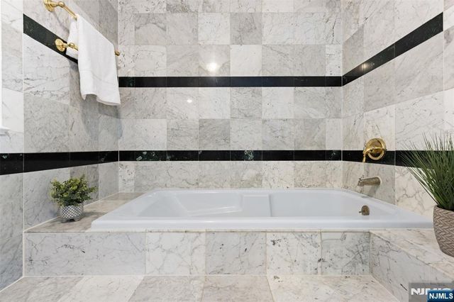 40 N Garwood Court, Garfield, NJ 07026