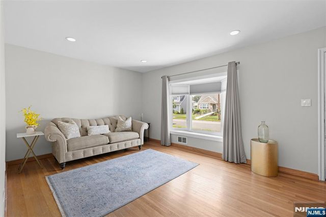 40 N Garwood Court, Garfield, NJ 07026