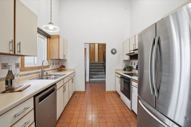 S78W31190 Sugden ROAD, Mukwonago, WI 53149