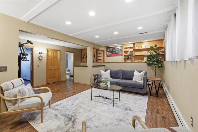 S78W31190 Sugden ROAD, Mukwonago, WI 53149