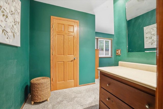 S78W31190 Sugden ROAD, Mukwonago, WI 53149