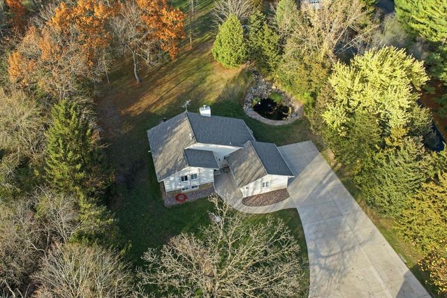 S78W31190 Sugden ROAD, Mukwonago, WI 53149