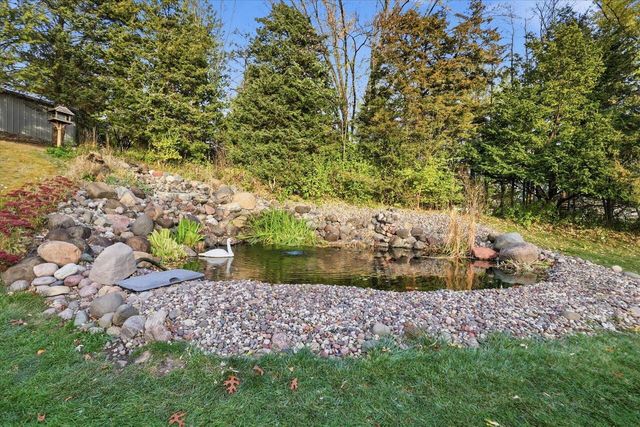 S78W31190 Sugden ROAD, Mukwonago, WI 53149