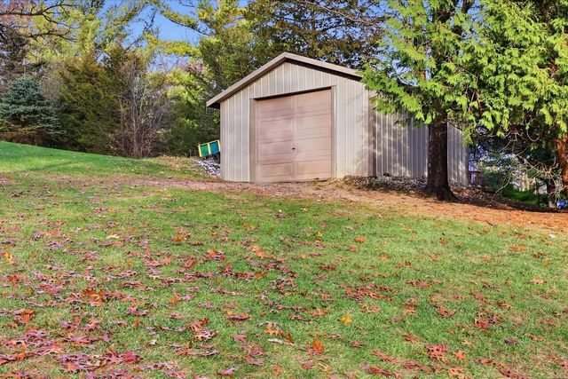 S78W31190 Sugden ROAD, Mukwonago, WI 53149