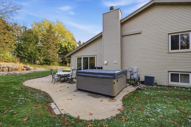 S78W31190 Sugden ROAD, Mukwonago, WI 53149