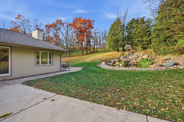 S78W31190 Sugden ROAD, Mukwonago, WI 53149