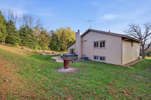 S78W31190 Sugden ROAD, Mukwonago, WI 53149