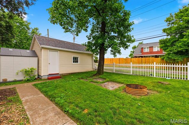 411 Cherry Lane, Warrenton, MO 63383