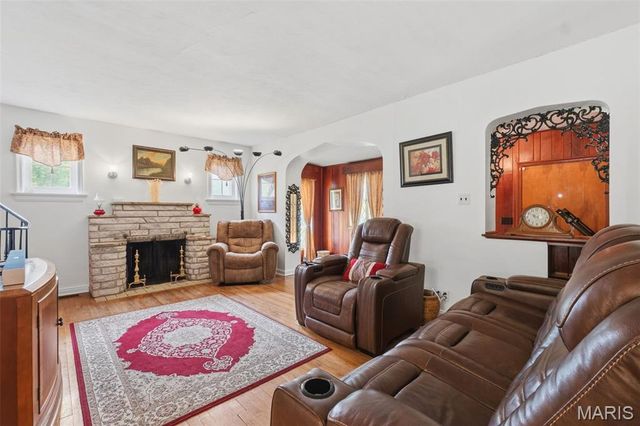 411 Cherry Lane, Warrenton, MO 63383
