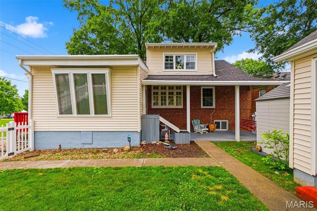 411 Cherry Lane, Warrenton, MO 63383