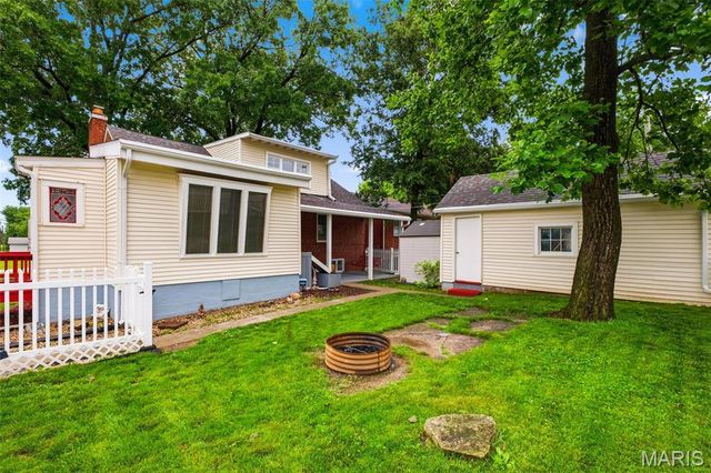 411 Cherry Lane, Warrenton, MO 63383