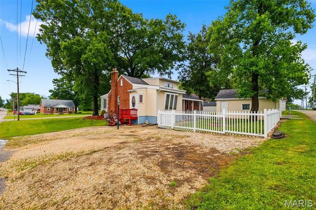 411 Cherry Lane, Warrenton, MO 63383