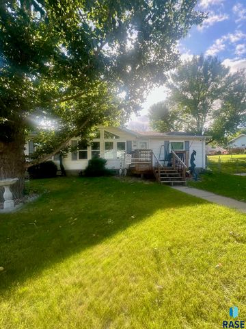 103 N Cheers Pl, Sioux Falls, SD 57107