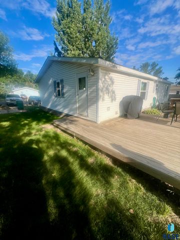 103 N Cheers Pl, Sioux Falls, SD 57107