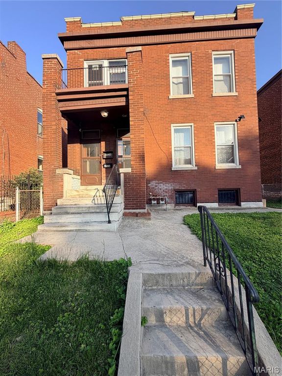 6726 Vermont Avenue, St Louis, MO 63111