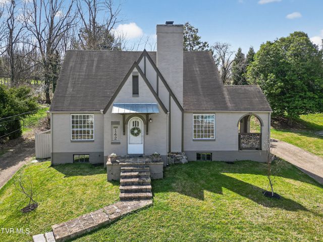 142 Campbell Avenue, Marion, VA 24354