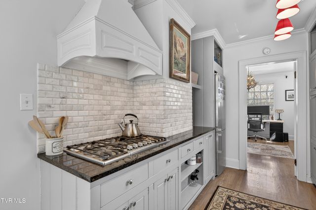 142 Campbell Avenue, Marion, VA 24354